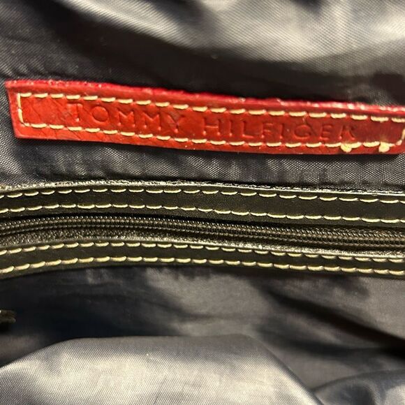 Tommy Hilfiger purse  - Picture 5 of 9